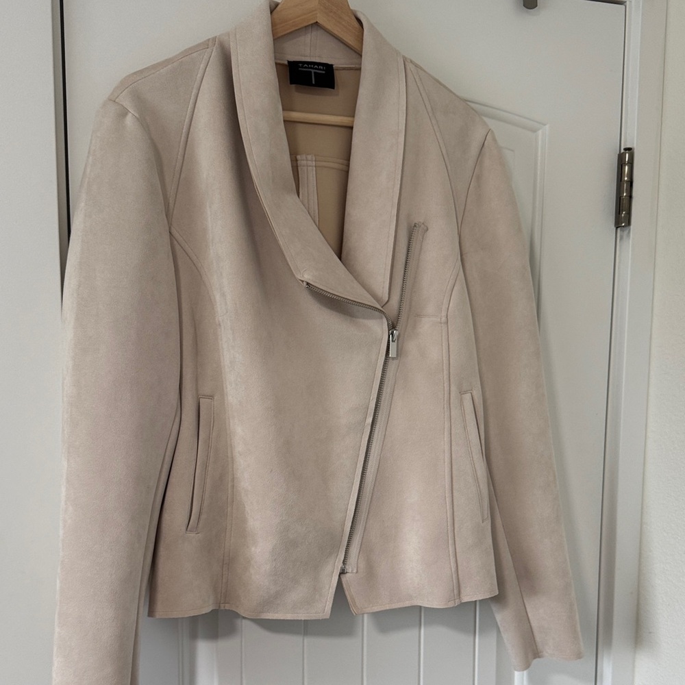 Tahari Women's Beige Blazer - Picture 2 of 9
